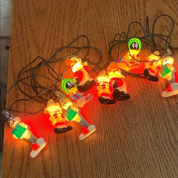 Warner Brothers 10 lights Christmas String Bugs Daffy Marvin & Lola 3d shapes - Picture 2 of 9